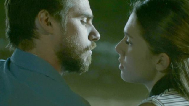 &quot;Η παραλία&quot; | Η Ιφιγένεια αποκαλύπτει στον Παύλο το σκοτεινό παρελθόν της οικογένειάς της