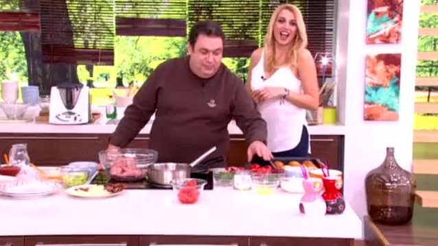 Συνταγή για burger με γαλοπούλα από τον Χριστόφορο Πέσκια: Τα υλικά και ο τρόπος εκτέλεσης: VIDEO