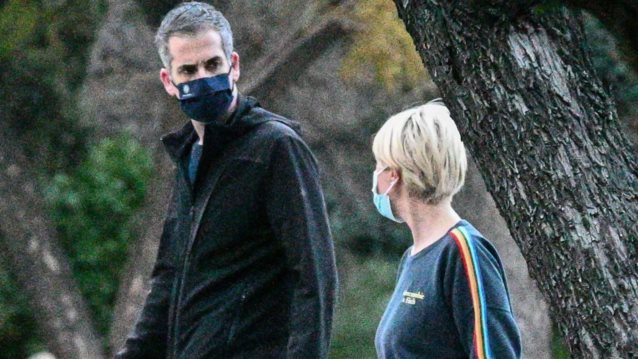 Ο Κώστας Μπακογιάννης &amp; η Σία Κοσιώνη σε οικογενειακές στιγμές με τον μικρό Δημοσθένη