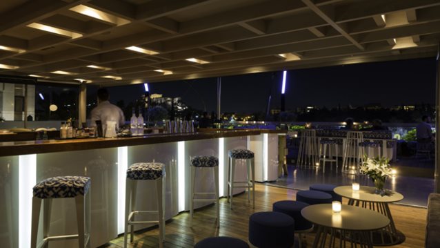 Skyfall Cocktail &amp; Food Bar: Αξέχαστη βραδινή διασκέδαση!
