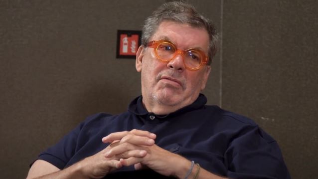 Θανάσης Λάλας: "Δεν μοιάζω ούτε στη μητέρα μου ούτε στον πατέρα μου και δεν θα ήθελα να 'χα αυτούς τους γονείς"