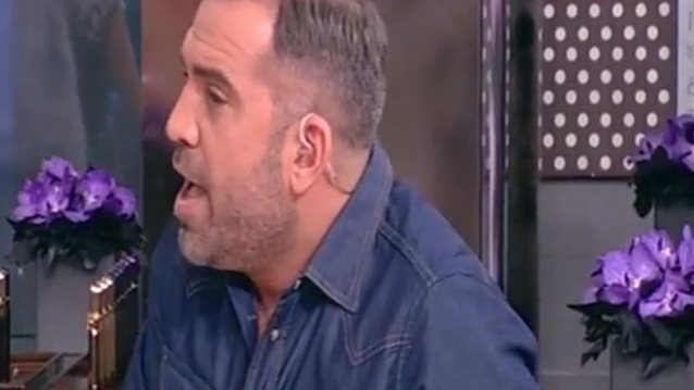 Στέφανος Κωνσταντινίδης: Ο γυμνισμός και η απίστευτη αποκάλυψη on air: «Κάποια ψάρια δάγκωσαν το μόριο μου»