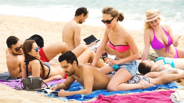 Όσα πρέπει να γνωρίζεις για τα αντηλιακά πριν βγεις στις παραλίες
: Με ποιο τρόπο τα χημικά των αντηλιακών προστατεύουν το δέρμα μας.
