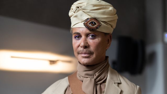 Ο Λάκης Γαβαλάς παρουσίασε την καλοκαιρινή collection του