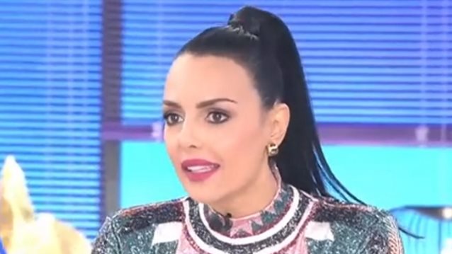 Σοκάρει η Όλγα Λαφαζάνη: &quot;Είχαν κουρέψει την κόρη μου στο σχολείο με το ψαλίδι και γύρισε το παιδί χωρίς μαλλιά&quot;