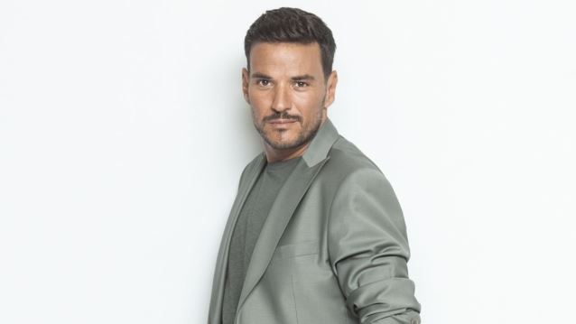 Κώστας Τσουρός: "Αυτό είναι λίγο γελοίο. Δηλαδή ή κάνε το ένα ή το άλλο, δεν μπορείς να τα κάνεις και τα δύο"