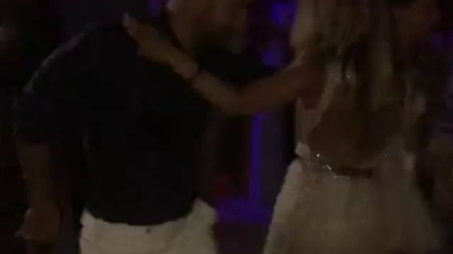 Σάκης Τανιμανίδης &amp; Αθηνά Οικονομάκου: Ο εντυπωσιακός χορός τους στο pre-wedding party!