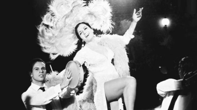 Η μουσική επιστροφή της Ζωζώς Σαπουντζάκη - Αυτό είναι το νέο της τραγούδι