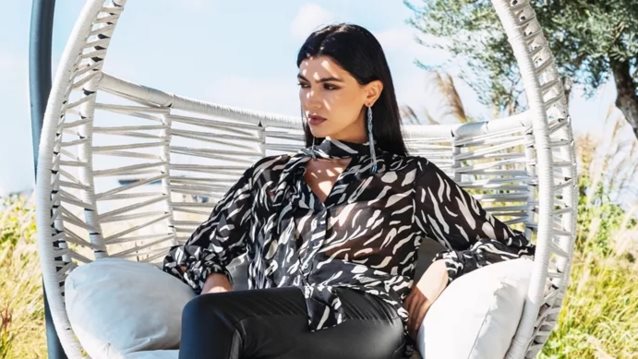 Για το γραφείο, τη χαλαρή βόλτα, τη βραδινή έξοδο | Η Κέιζι Μίζιου προτείνει τα κομψά looks για να ξεχωρίσεις με το στιλ σου