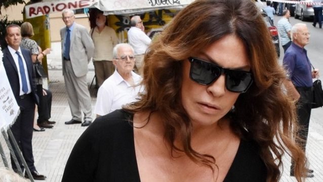 Βάνα Μπάρμπα: Βαρύ πένθος | Έφυγε από τη ζωή η αδερφή της