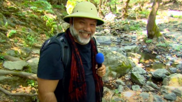 Ο Γρηγόρης Αρναούτογλου στο πιο ξεκαρδιστικό trailer για το "The Roadshow"