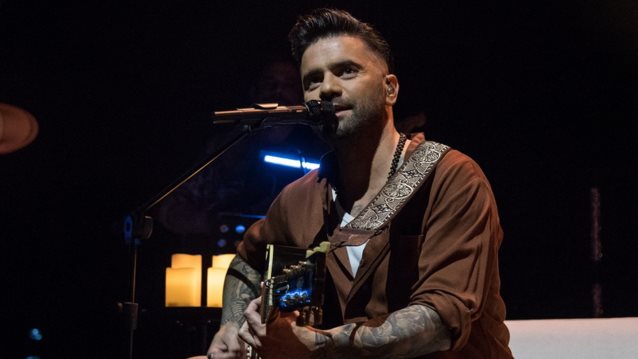 Το μήνυμα του Θοδωρή Μαραντίνη, από συναυλία του, στους πυρόπληκτους: &quot;Η μέρα σήμερα είναι λίγο δύσκολη...&quot;