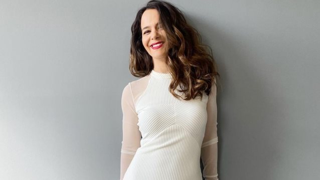 Η Ελιάνα Χρυσικοπούλου φόρεσε το τέλειο λευκό φόρεμα για την άνοιξη