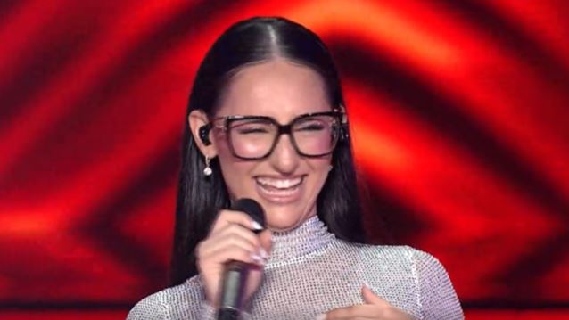 Η Κλαυδία εισέβαλε στο πλατό του "The Voice" κάνοντας έκπληξη στους κριτές - "Αγχώθηκα"