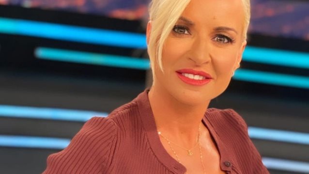 Μαρία Μπεκατώρου: To άνετο σετ που θέλουμε τώρα όλες στο σπίτι | Το φόρεσε ήδη η παρουσιάστρια