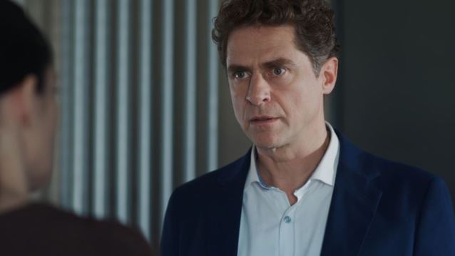 Μία νύχτα μόνο | Η Κατερίνη στήνει παγίδα &amp; διαλύει τη σχέση του Οδυσσέα και της Αρετής!