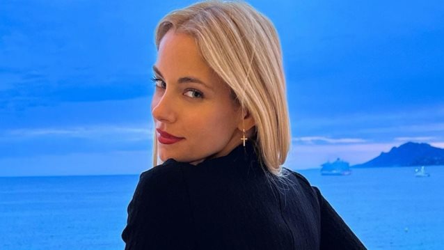 Η Δούκισσα Νομικού στόλισε χριστουγεννιάτικο δέντρο μαζί τα παιδιά της, Σάββα και Αναστασία