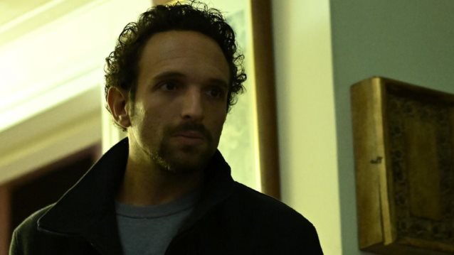 Διάφανη Αγάπη |  Αυτός είναι στην πραγματικότητα ο οικογενειάρχης και αστυνόμος Σπύρος Αυγέρης