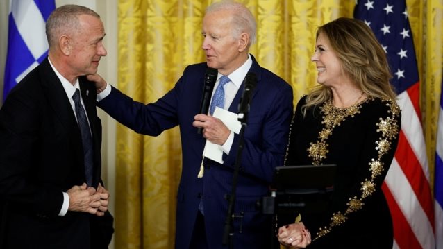 Λευκός Οίκος: Η Ρίτα Γουίλσον τραγούδησε Κόκοτα στη δεξίωση του Μπάιντεν για την 25η Μαρτίου