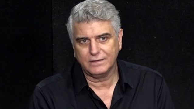 Βλαδίμηρος Κυριακίδης: &quot;Πολλά χρόνια, τώρα, η Έφη αλλά και οι φίλοι μας μου έλεγαν ότι στη βάση μου είμαι...&quot;