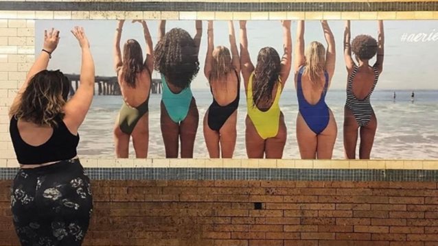 Aerie: Αυτή η εταιρεία μαγιό χρησιμοποιεί καθημερινές -και χωρίς ρετούς- γυναίκες στις διαφημίσεις της
