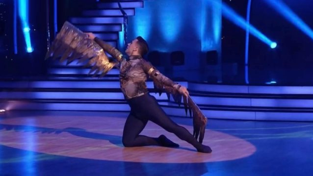 Καθήλωσε ο Στέφανος Δημουλάς με τον χορό του στο ballroom του στο DWTS - Συγκίνησε μιλώντας για τη διαφορετικότητα