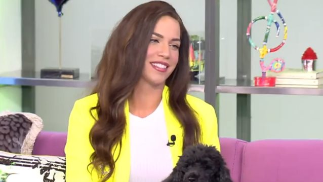 Η Κατερίνα Στικούδη δηλώνει ερωτευμένη με τον Βαγγέλη Σερίφη και κάνει μια αποκάλυψη για τη σεξουαλική της ζωή