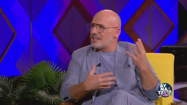 Νίκος Μουτσινάς: &quot;Στο &quot;Καλό Μεσημεράκι&quot; είναι σαν να παίζω θέατρο&quot;