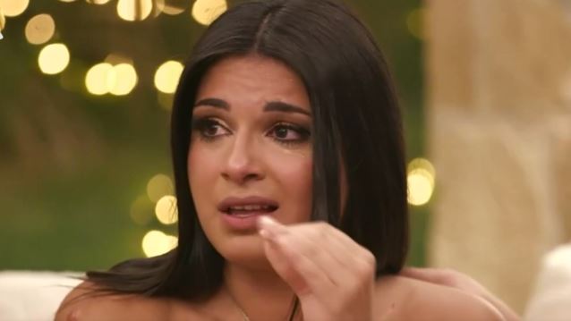 &quot;The Bachelor&quot; | Η Γιώτα καταρρέει μετά τις επιθέσεις που δέχεται: &quot;Αν δεν με γουστάρουν πρόβλημά τους&quot;