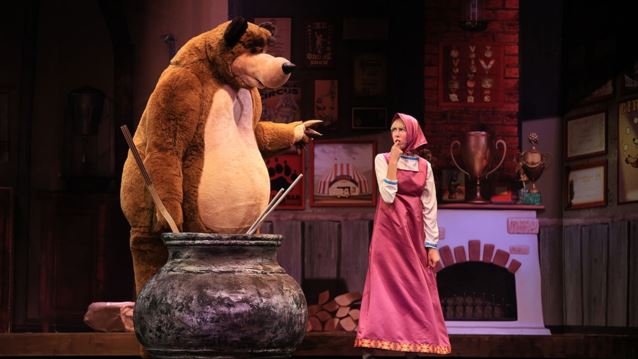 Η Ταμίλλα Κουλίεβα σκηνοθετεί την παράσταση &quot;Η Μάσα και ο Αρκούδος, μια μεγάλη γιορτή&quot; που περιοδεύει σε όλη την Ελλάδα