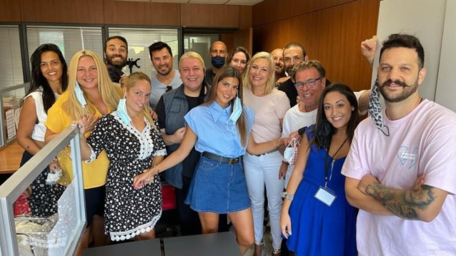 Σταματίνα Τσιμτσιλή | Επέστρεψε στο γραφείο και φωτογραφίζει την "Happy Day" ομάδα της