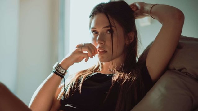 Αφροδίτη Λιάντου: Είναι η  Ελληνίδα Lana Del Rey;
