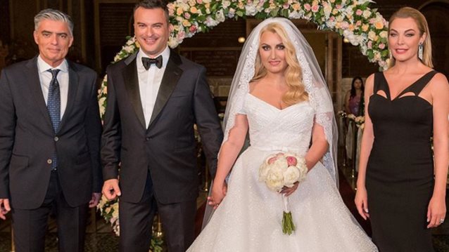 Τατιάνα Στεφανίδου &amp; Νίκος Ευαγγελάτος: Έγιναν κουμπάροι! Δείτε την εντυπωσιακή τους εμφάνιση