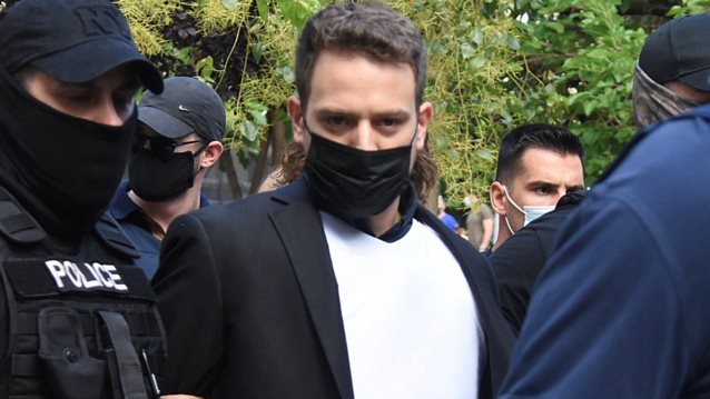 Ο Μπάμπης Αναγνωστόπουλος παραιτείται από τη δίκη του στο Εφετείο - Σταματάει και τις Πανελλήνιες