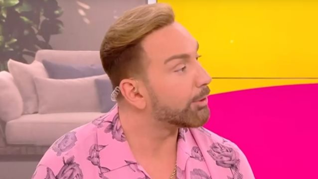 Είναι επίσημο! O Νίκος Κολώνης παρουσιαστής στο Fame Story του STAR - Τι θα γίνει με το "J2US";