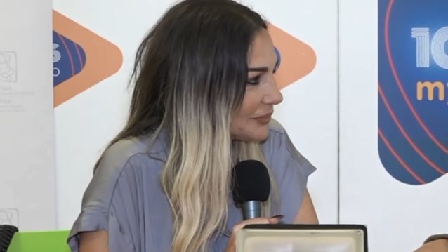 Η αντίδραση της Δέσποινας Βανδή &amp; του Βασίλη Μπισμπίκη στη συζήτηση των παιδιών τους