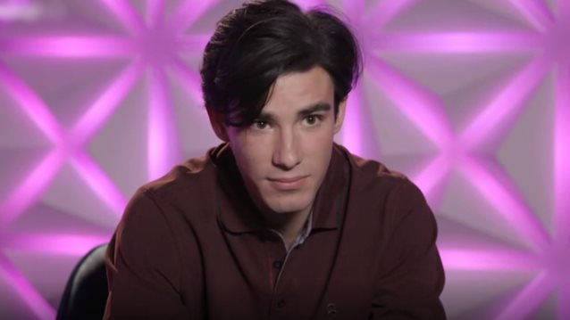 GNTM | Οι καταγγελίες του Ντίνου για το bullying που δεχόταν – Ποιον συμπαίκτη του κατηγόρησε