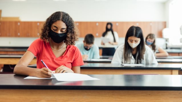 Χωρίς μάσκες και self test η επιστροφή στα σχολεία - Το επικρατέστερο σενάριο - Τι λέει το CDC