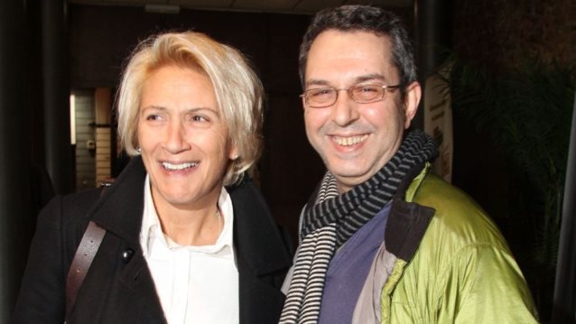 Ο Χρήστος Χατζηπαναγιώτης αποχαιρετά την Καίτη Κωνσταντίνου