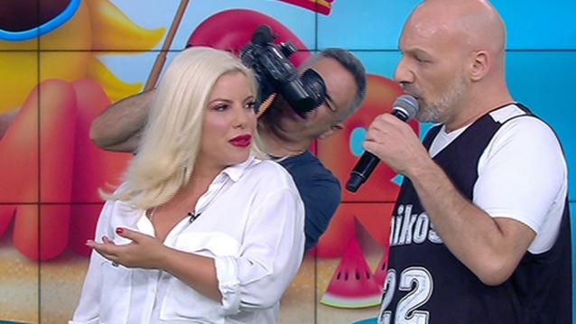 Αντελίνα Βαρθακούρη: Η εμφάνιση στο φινάλε του Μουτσινά στον ΣΚΑΪ &amp; η τηλεφωνική παρέμβαση του Χάρη Βαρθακούρη!