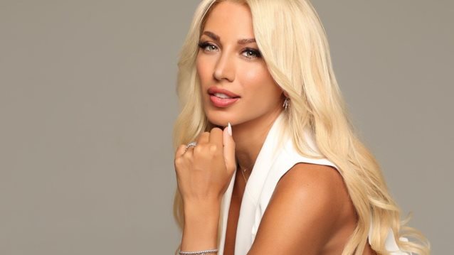 Αυτή θα είναι η νέα φωνή του "Κάτι Ξαναψήνεται" στο πλευρό της Σπυροπούλου!