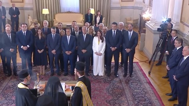 Ορκίστηκε η νέα κυβέρνηση μετά τον ανασχηματισμό - Ακολουθεί το πρώτο υπουργικό συμβούλιο