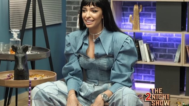 Video Of The Day: Η Ελένη Φουρέιρα λέει τι πλαστικές έχει κάνει και προσποιείται οργασμό on camera