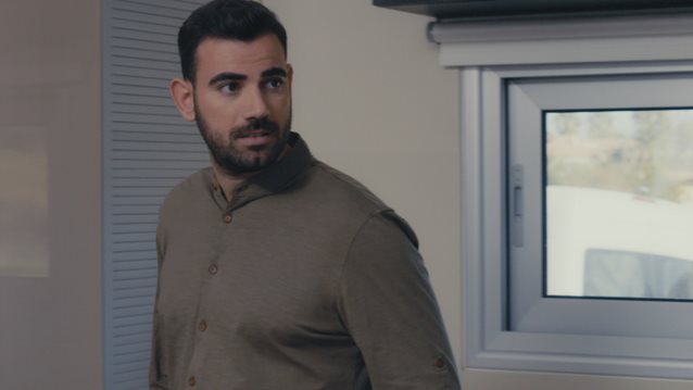 Το Τατουάζ
: Νέες εξελίξεις: Ο Σωκράτης αποκαλύπτει στην Ελένη ότι ο Ορφέας είναι ο σίριαλ κίλερ!