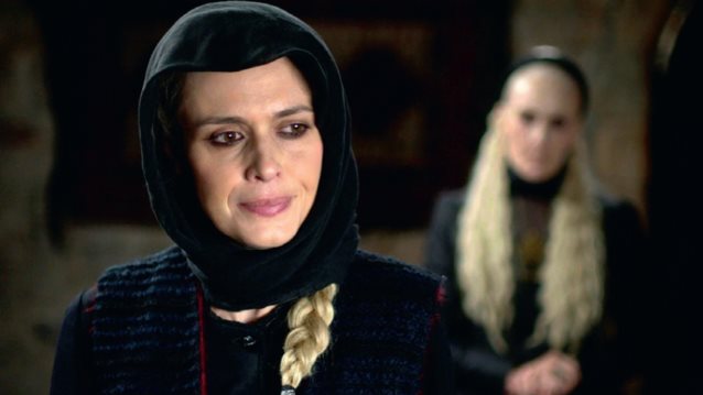 Μόνο στο Yupiii! Η Μάγισσα: Η Γερακίνα αποκεφαλίζει τον φονιά του γιου της