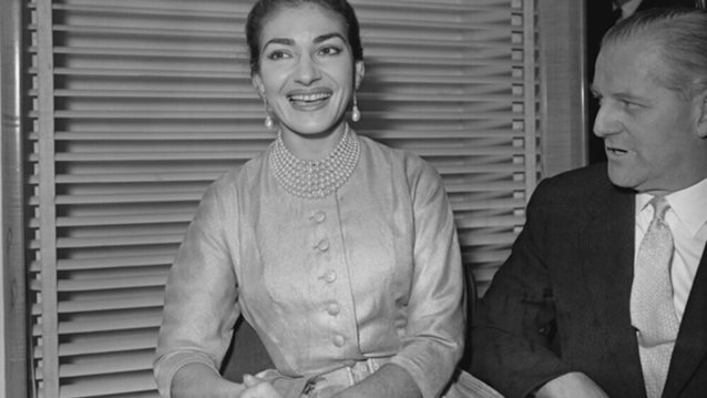 Πριν από 65 χρόνια: Η Μαρία Κάλλας στο Ηρώδειο με midi φόρεμα σε μια all time classic επιλογή