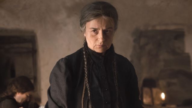 Δείτε το καθηλωτικό trailer της "Φόνισσας" με την Καρυοφυλλιά Καραμπέτη