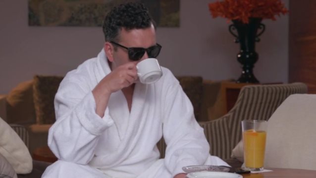 Video Of The Day: Το πρωινό «ξύπνημα» των κριτών &amp; οι απολαυστικοί τους διάλογοι!