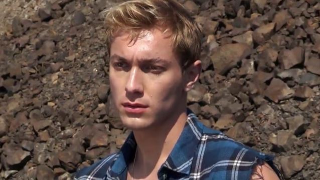 Ο Έντουαρντ Στεργίου στο πλευρό των πληγέντων του πολέμου στην Ουκρανία: "Όταν έχεις και εσύ ο ίδιος στερηθεί πολλά, είναι μεγάλη ικανοποίηση να προσφέρεις"