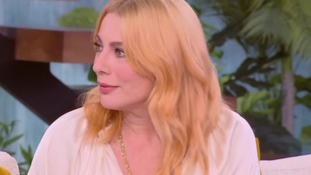 Σμαράγδα Καρύδη: &quot;Ο χρόνος έρχεται στη σχέση, τα λειαίνει όλα και τα κάνει δεδομένα&quot;